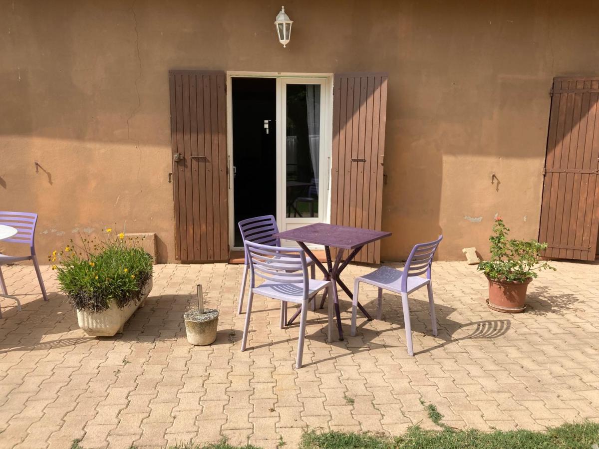 Auberge Les Olivades Mallemort Exterior foto
