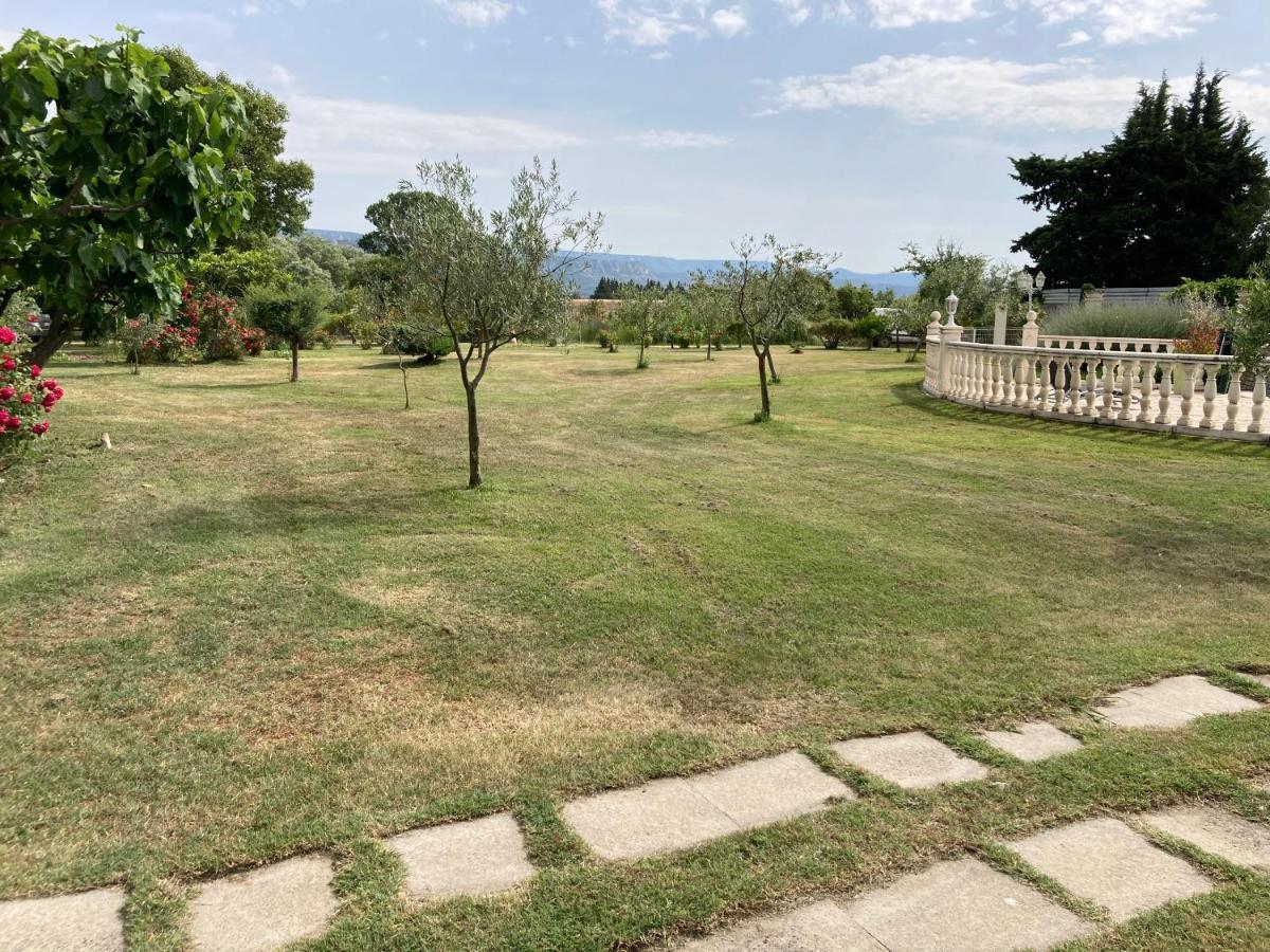 Auberge Les Olivades Mallemort Exterior foto